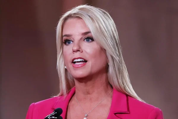 Pam Bondi Measurements, Bio, Age, Height, Weight, Shoe and Weight Loss